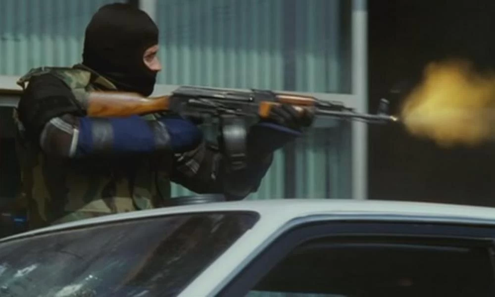 Kαλάσνικοφ ''γάζωσε'' το σπίτι του Μένιου Φουρθιώτη